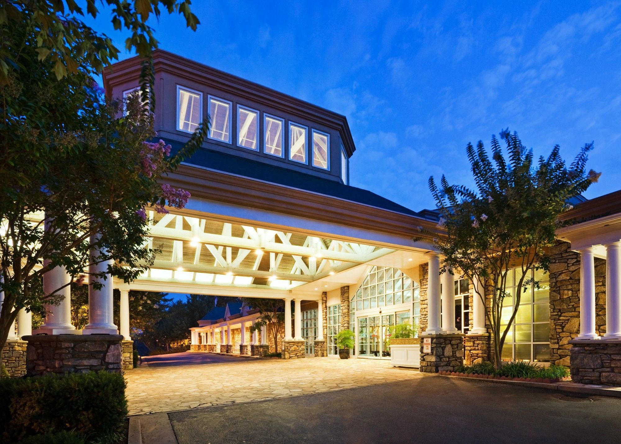 Crowne Plaza Resort Asheville By Ihg Exterior foto